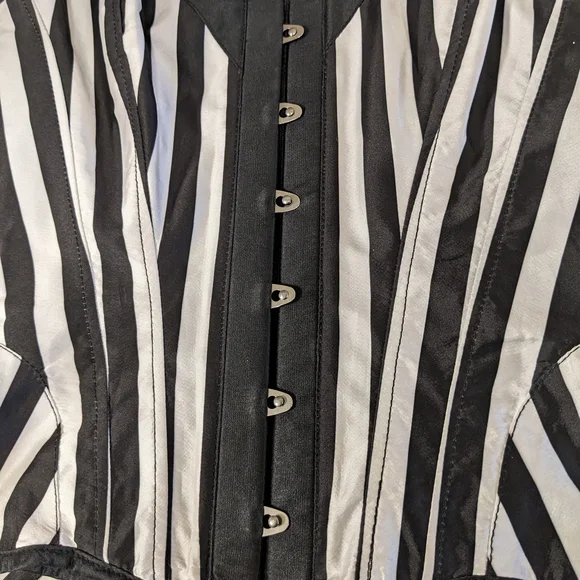 Top Drawer by Daisy Corsets-Black & White Striped Steel Bond Corset Size Medium - Picture 13 of 17